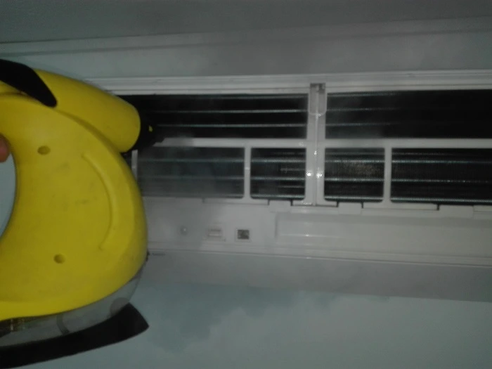 Curatare componente aer conditionat 